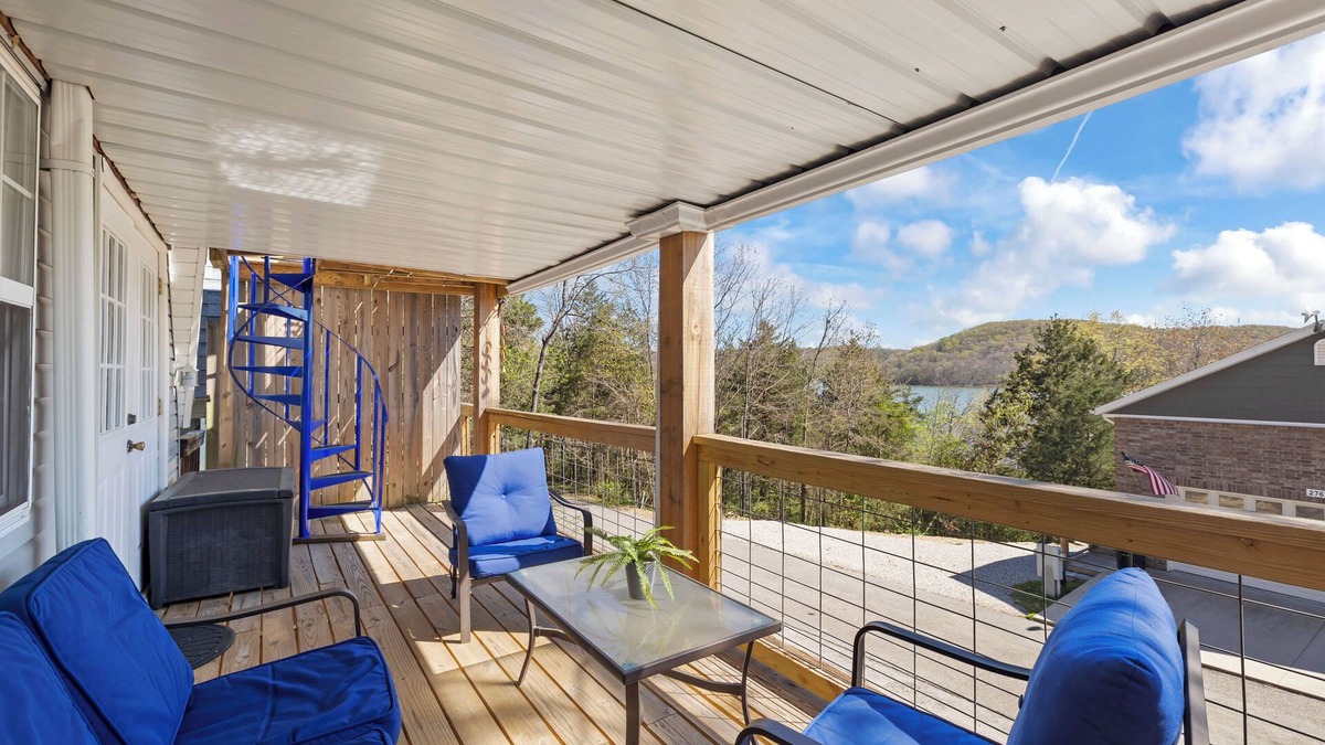 Lampe Ski Chalet | Lake View, 3 Decks, King Bed, Fire Pit, Dogwood Canyon-15 min.