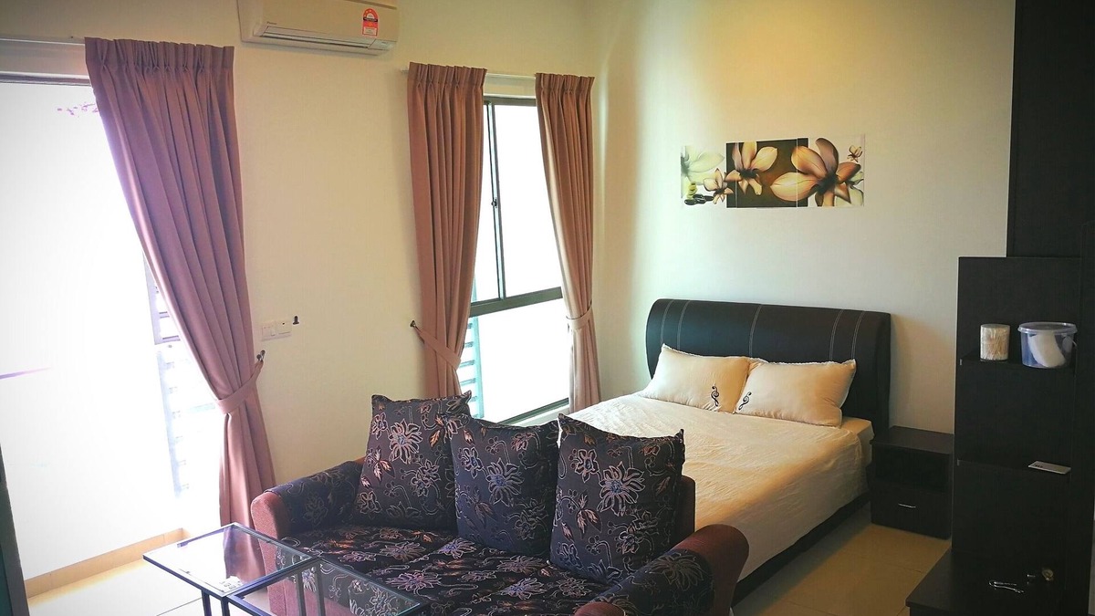 Cyberjaya Apartment | Lake View Breathtaking Cybersquare 500mbps wifi