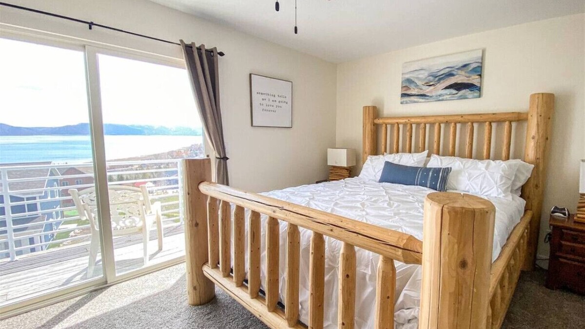 Harbor Village Condo | Lake View Condo 871 # 4 with amazing views