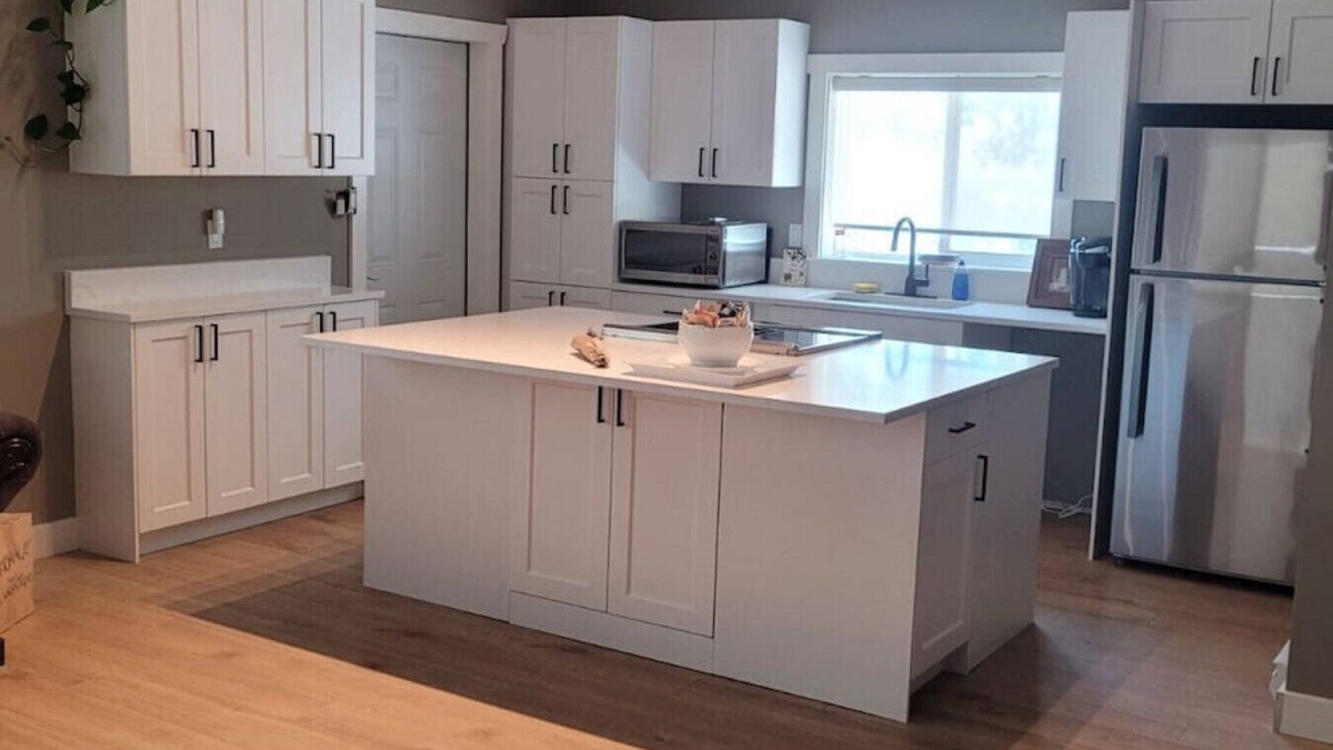 Agassiz House | Lake View Cottage in Agassiz