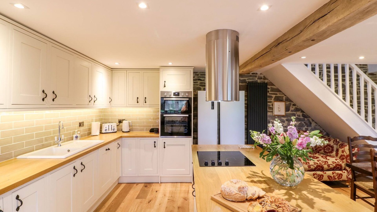 Worlington Cottage | Lake View