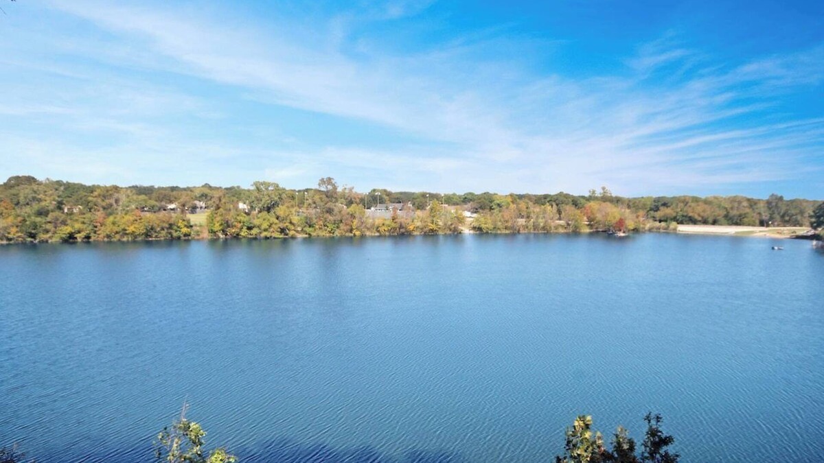 Balcones Woods House | Lake View in North Austin
