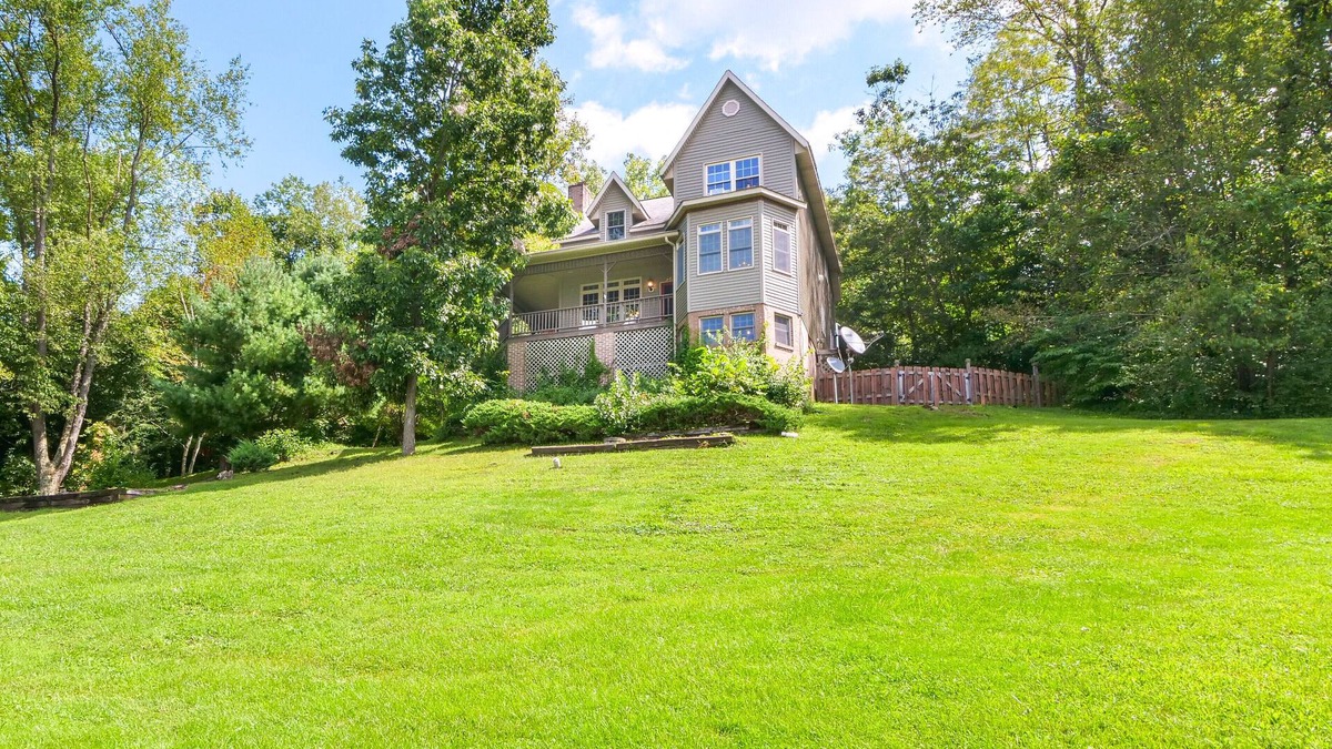Scio House | Lake View Manor on Tappan Lake