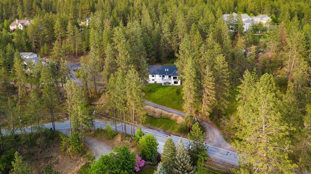 Liberty Lake House | Lake View, Master King Bed with Private Bath, Infant-friendly, FREE Wireless