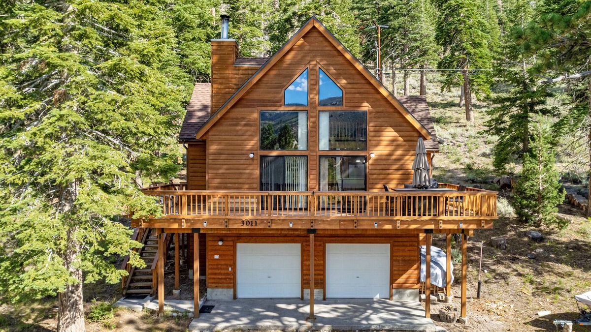 June Lake House | Lake View Mountain Cabin