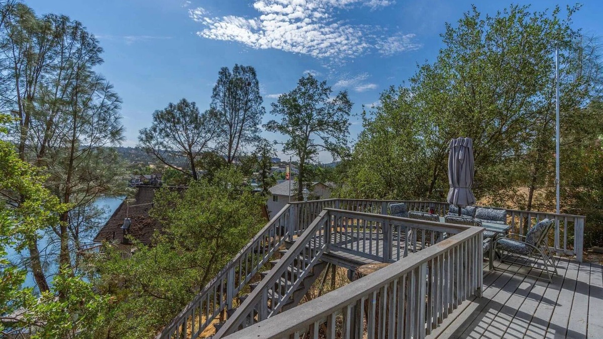 Copperopolis House | Lake View Peace, Serenity, and Memories