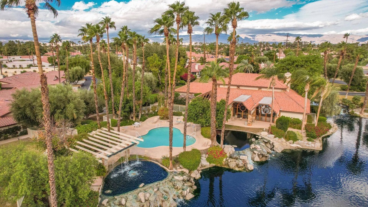 Park Palms Condo | Lake view, steps to the pool, resort in Palm Desert.
