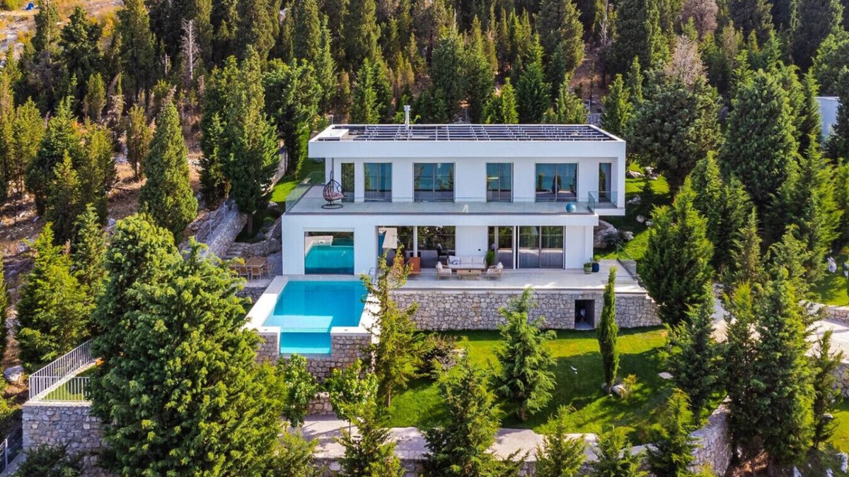 Shkoder Villa | Lake Whisper Villa by PikHost