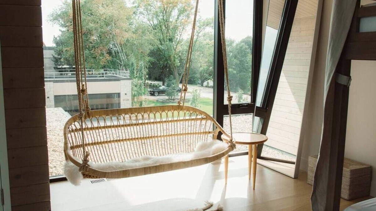Oshkosh House | Lake Winnebago Waterfront Guest Home