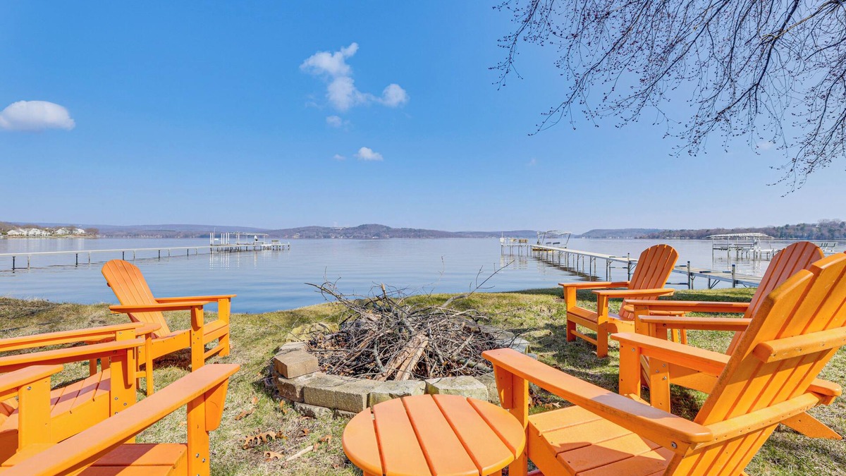 Lodi House | Lake Wisconsin Retreat w/Dock: Great for Groups!