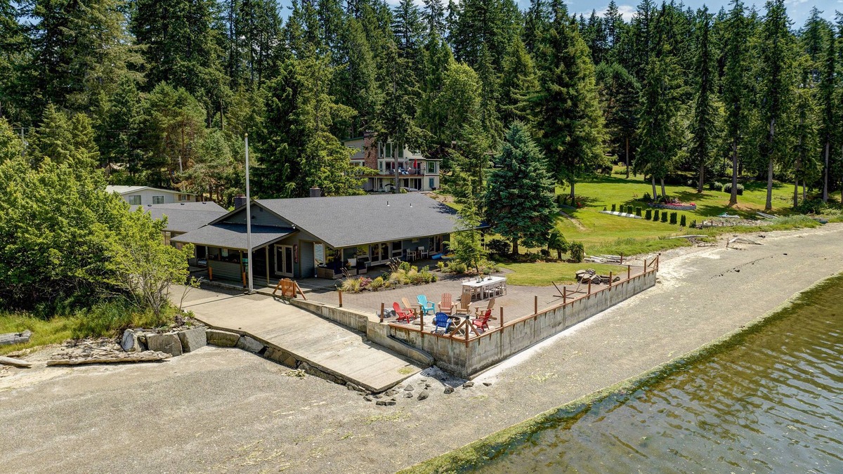 Lakebay House | Lakebay Waterfront