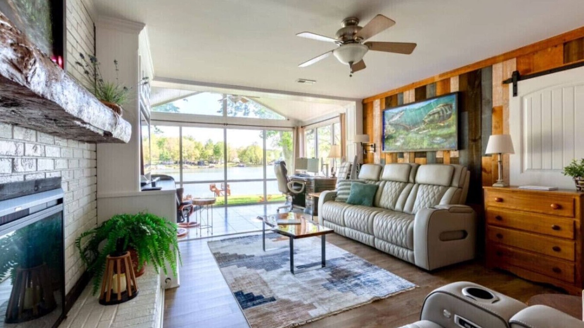 Sherrills Ford House | Lakefront 3BR Dock + Boat Ramp, Pet-Friendly