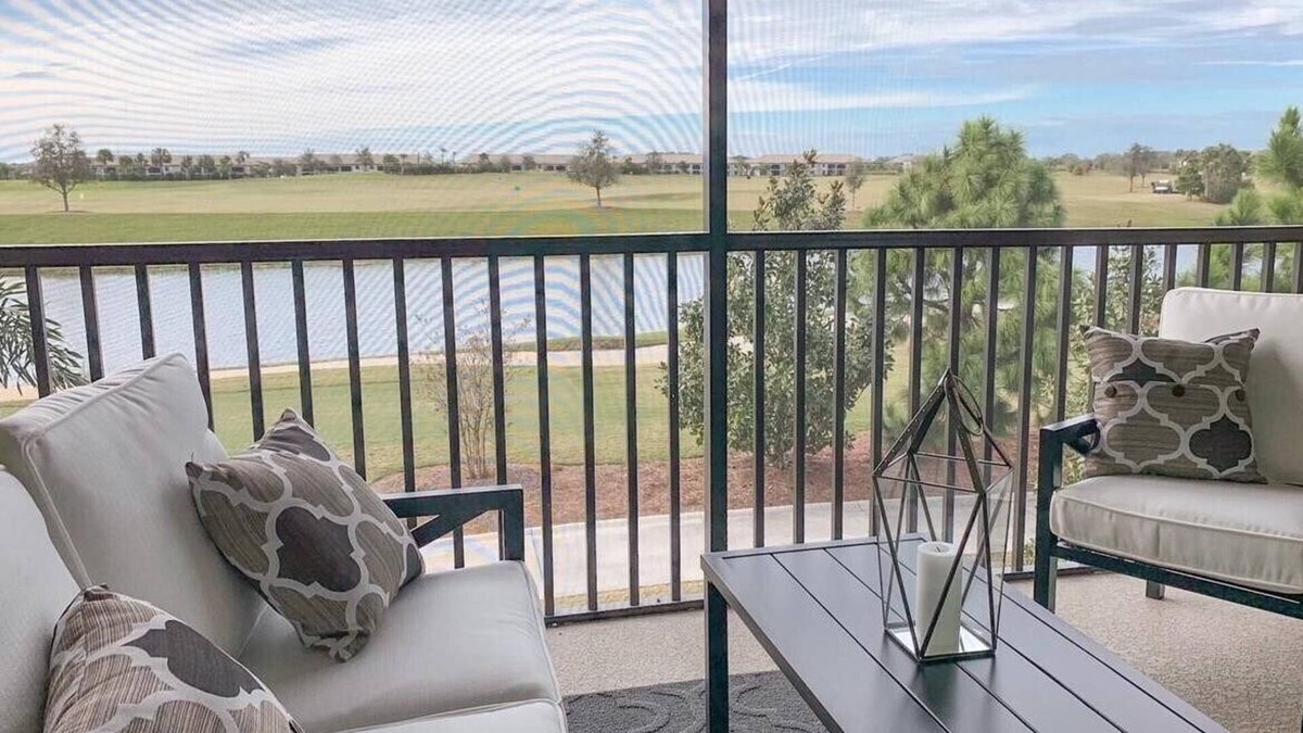 Lakewood Ranch House | Lakefront 2 BR Condo In Lakewood National - The Cortusa