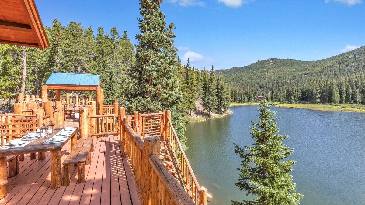 Saint Mary's House | Lakefront 3BR Cabin 1 Hr from Denver