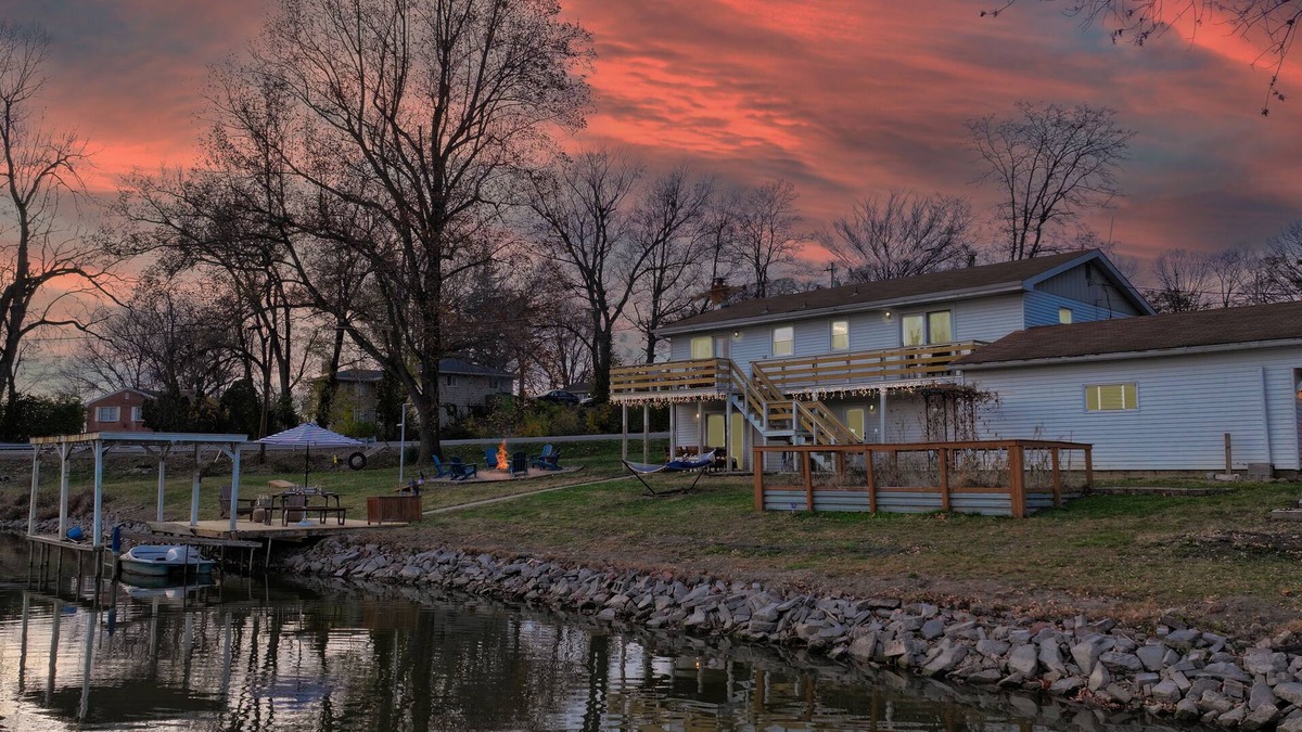 Decatur House | Lakefront 5BR - Fire Pit, Kayaks, Game Room, Water Toys, & More!