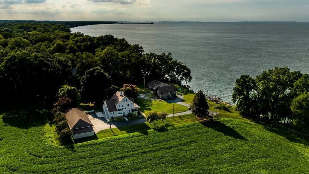 Huron House | Lakefront 6 bedroom Upscale farmhouse.