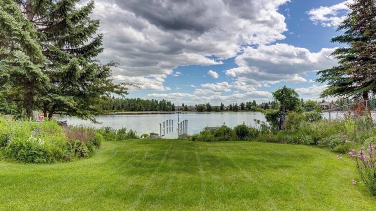 Midnapore House | Lakefront 6BR home w/dock, hot tub, games, sleeps 16—perfect for families!