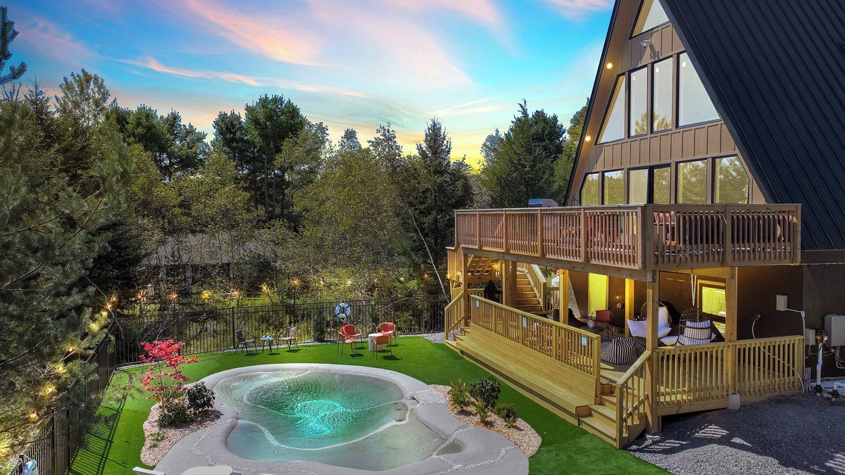 Blakeslee Cabin | Lakefront AFrame, Heated Bio Pool, Spa, Sauna, Theatre, GameRoom, Lake acccess
