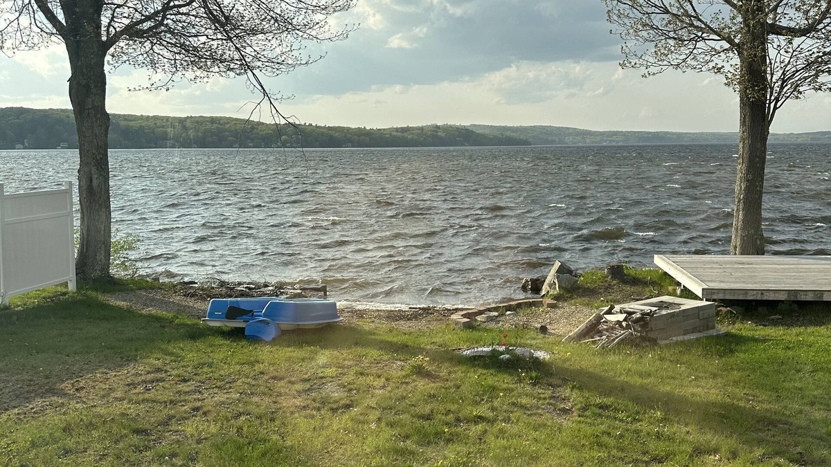 Sabattus House | Lakefront All Season Home