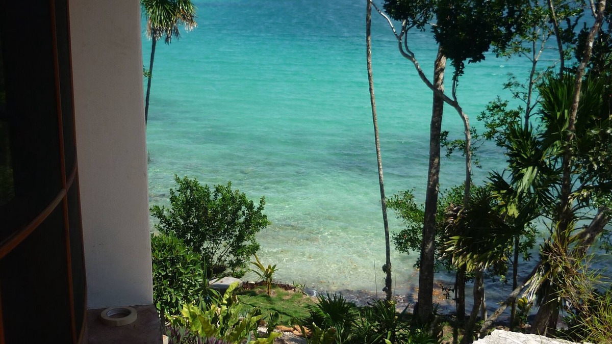 Buenavista Villa | LAKEFRONT AMAZING VILLA! away from the hustle & Bustle ~Dock Palapa Kayaks SUP~B