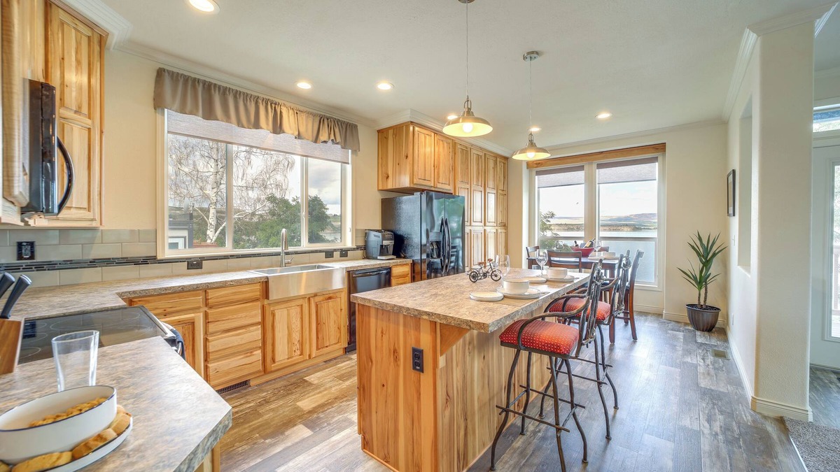 Brewster House | Lakefront Brewster Home w/Yard Games & Hot Tub!
