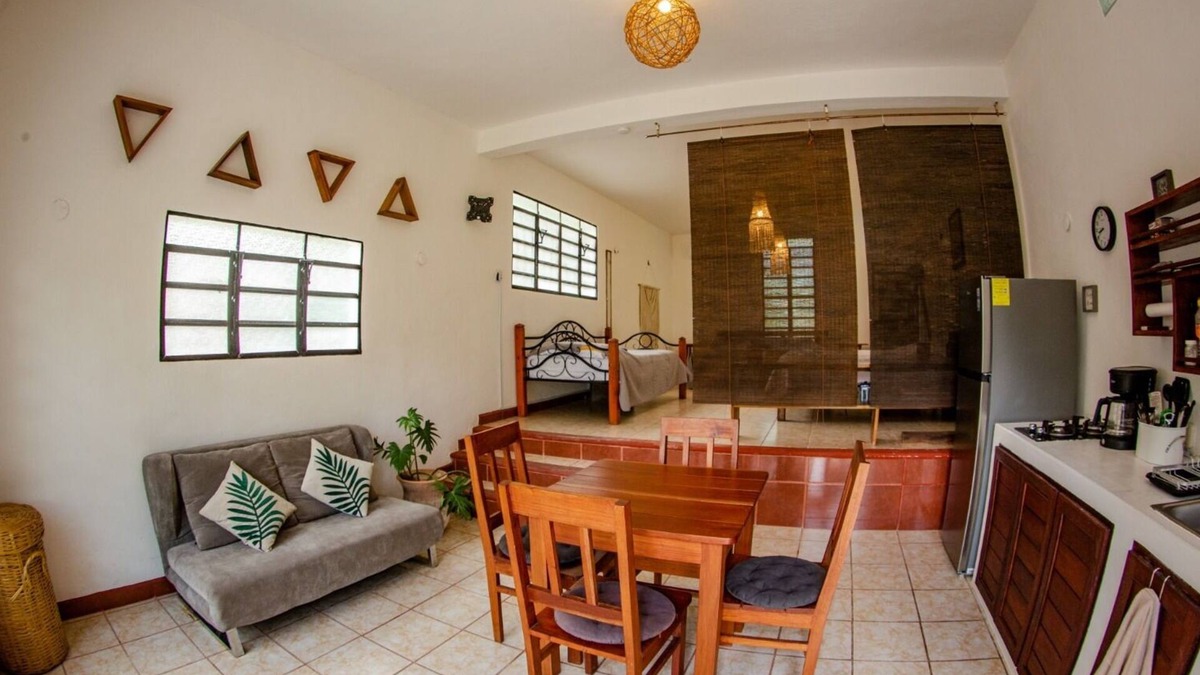 Bacalar House | LAKEFRONT BUNGALOW WITH A/C, KITCHEN & BATHROOM, FOR UP TO 5PAX.