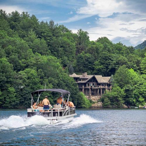Topton House | Lakefront Cabin For Large Groups
