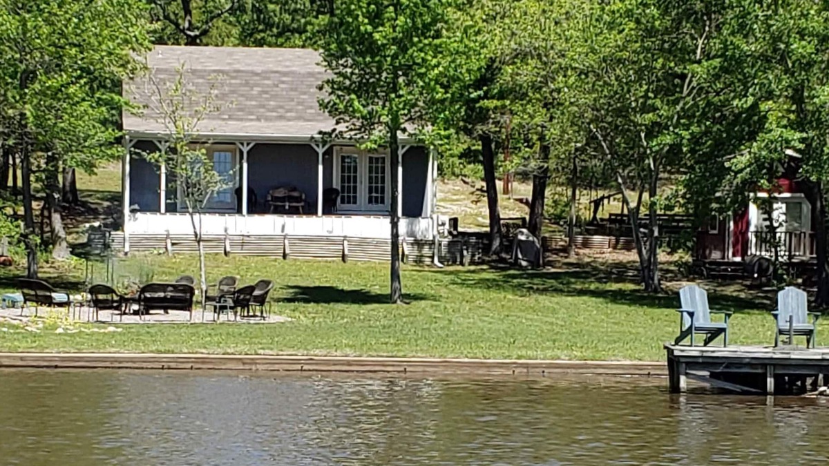 Murchison Cabin | Lakefront Cabin near Canton, Ben Wheeler and Edom