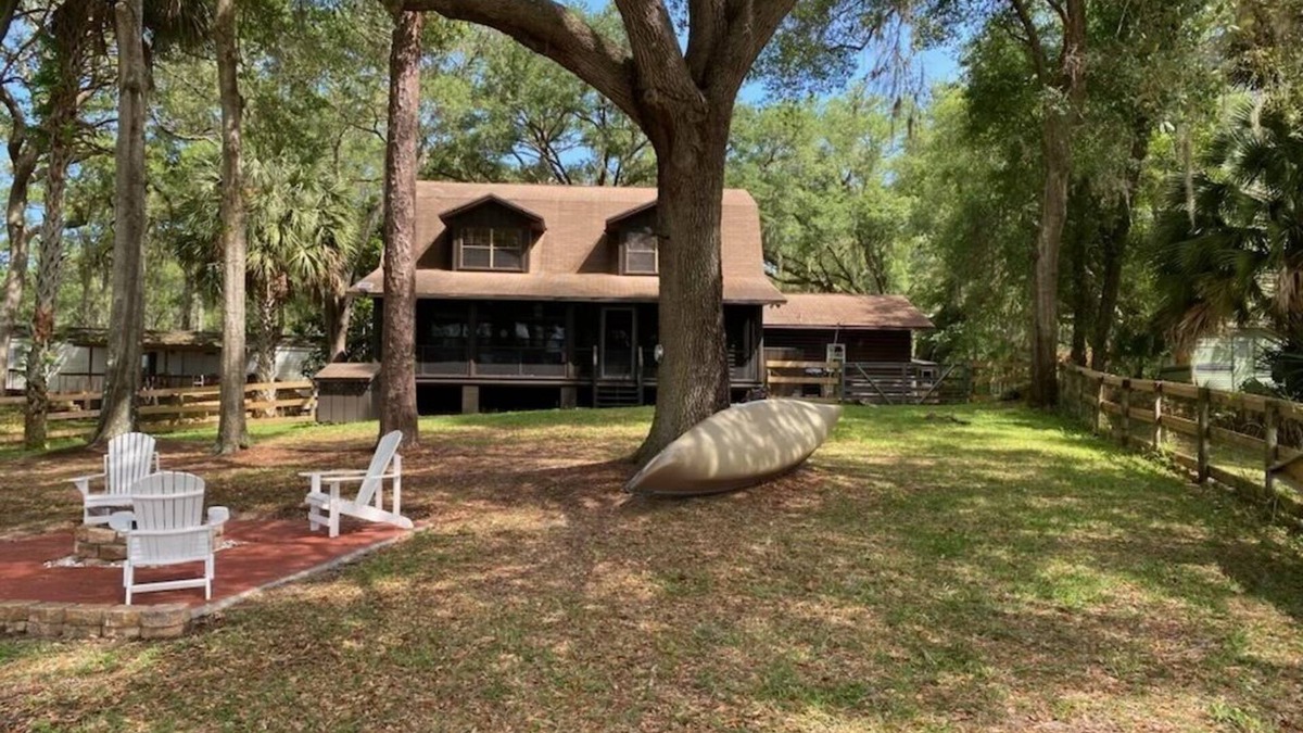 Silver Springs Cabin | Lakefront Cabin in Ocala Forest – Near Springs, Shops, Pet Friendly Getaway
