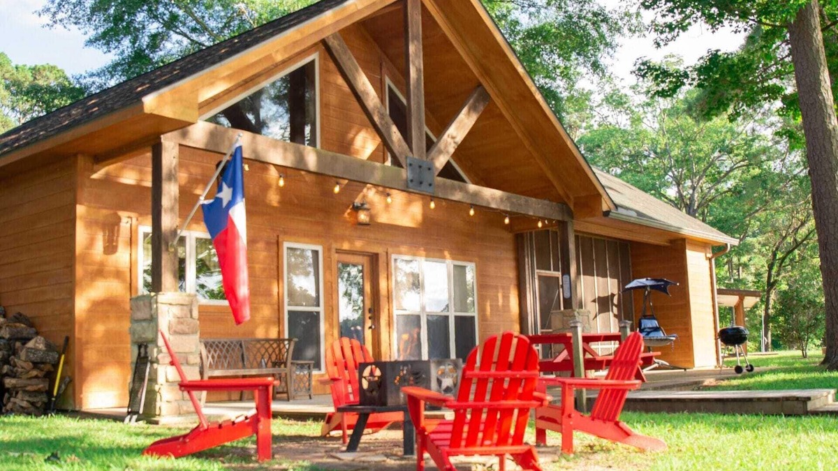 Shelbyville Cabin | Lakefront Cabin w/Pier, Firepit & Pet-Friendly