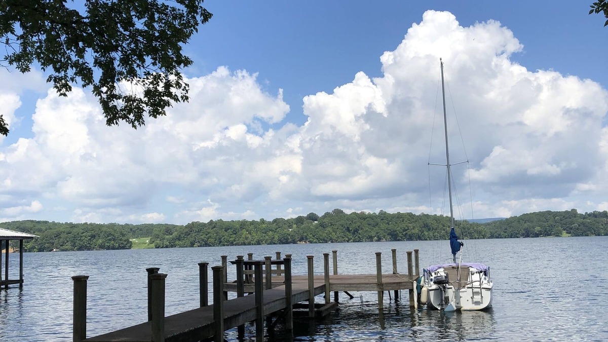 Chickamauga Lake Cabin | Lakefront Cabin with Dock & Ramp
