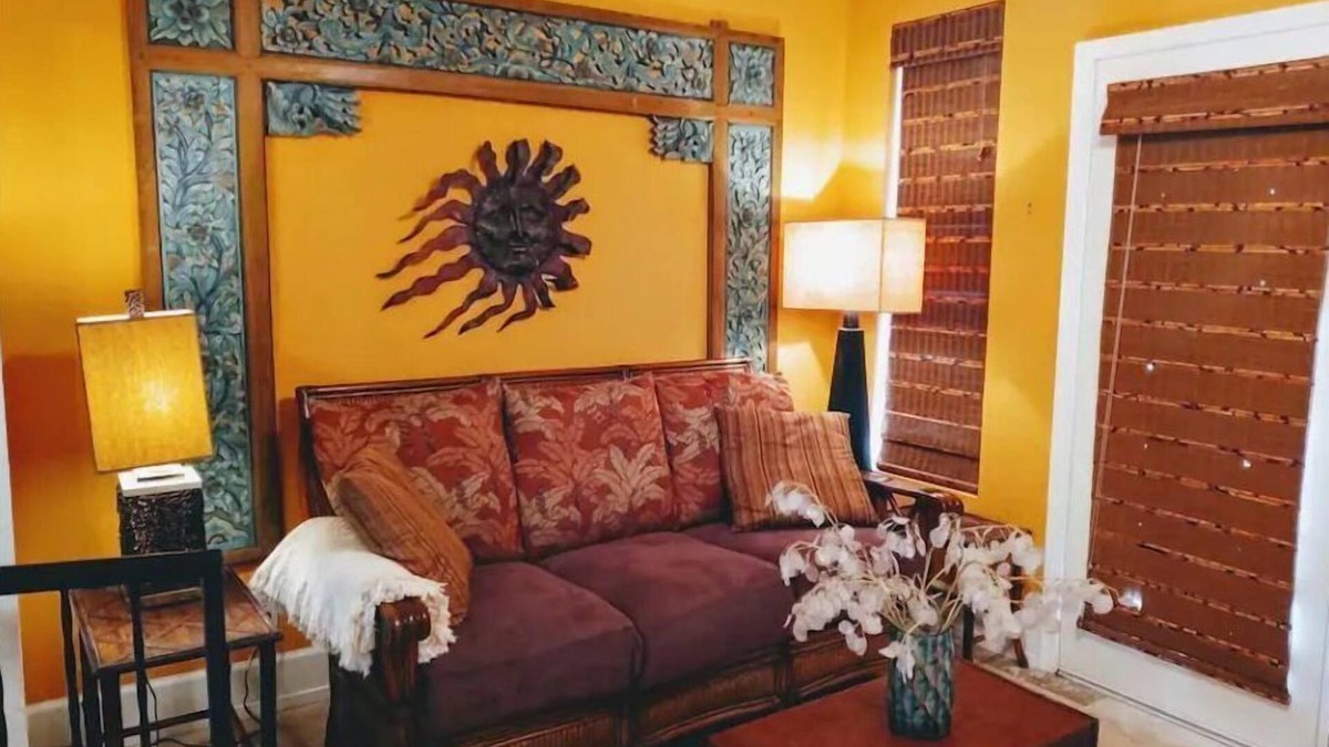 Royal Condo | Lakefront Casita