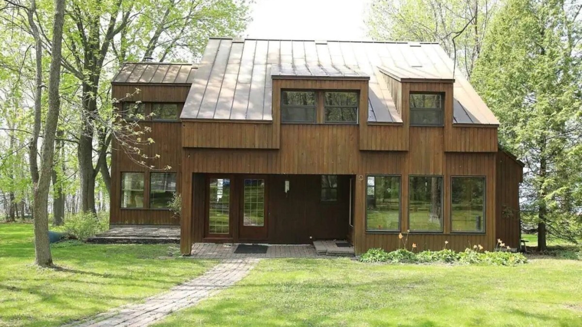 Montreal Ski Chalet | Lakefront Chalet in Montreal