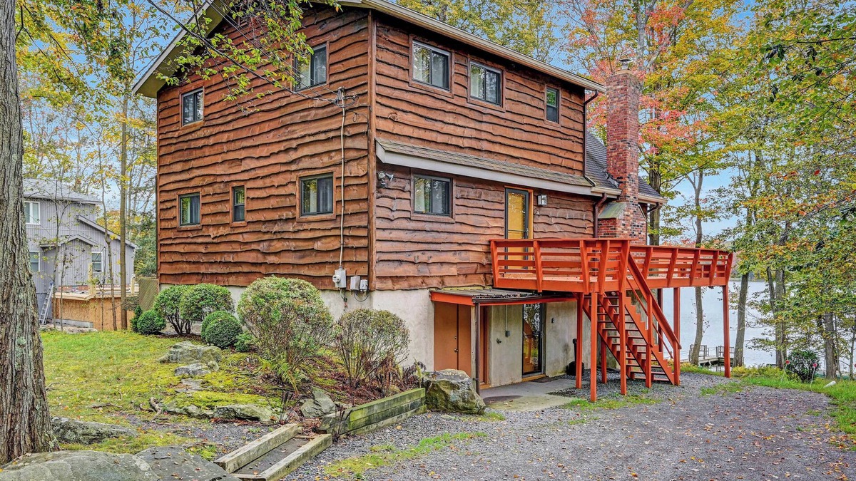 Gouldsboro Ski Chalet | Lakefront Chalet on Big Bass Lake - 5 BR Spacious Home on 3 Levels