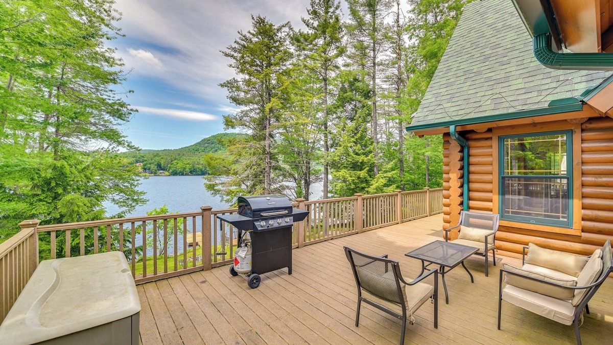 Corinth House | Lakefront Corinth Log Home: Private Dock, Fire Pit