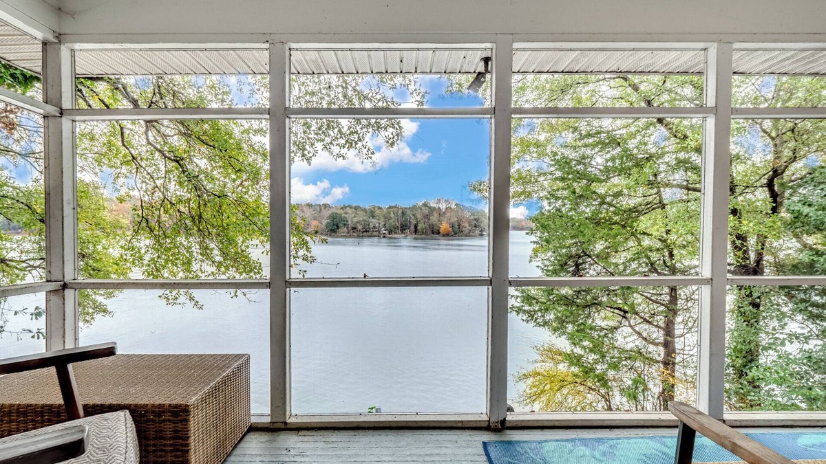 Mountain Island House | Lakefront Cottage Charlotte location, near White Water, Belmont, Airport