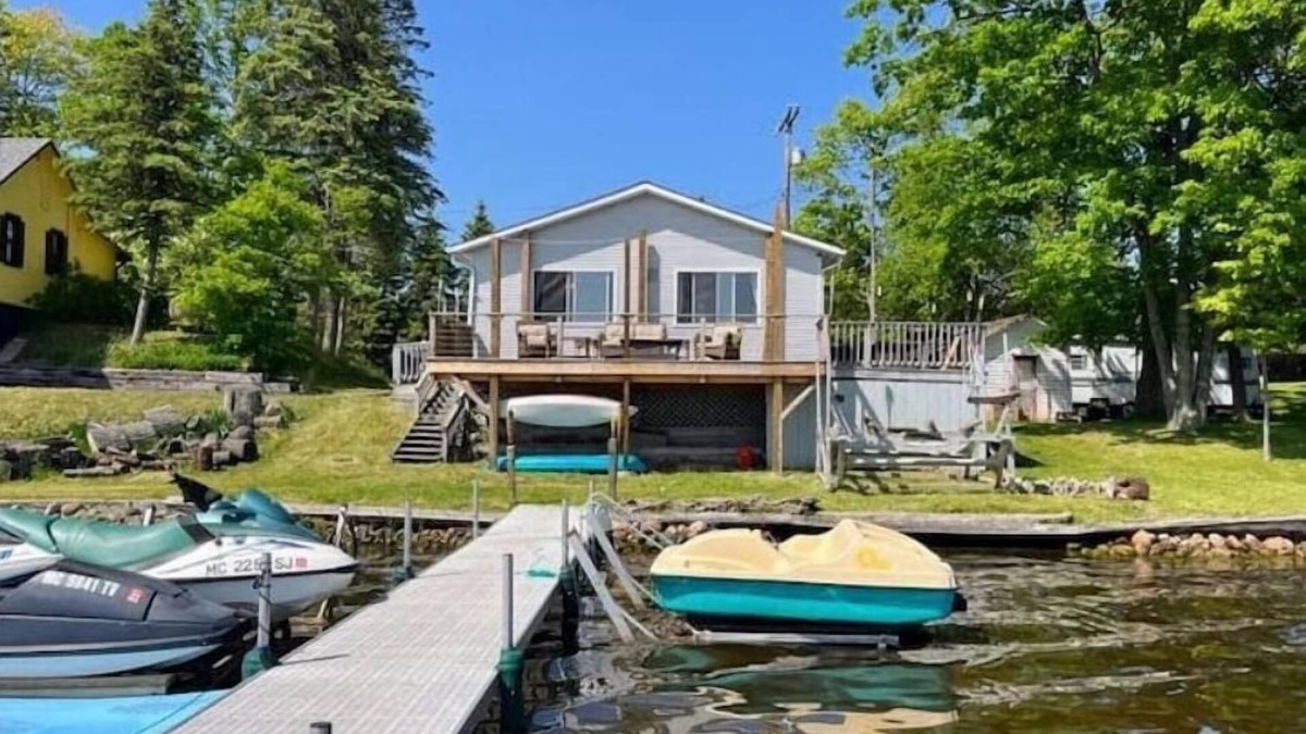 Ogemaw County House | Lakefront Cottage Near Rifle River With Dock
