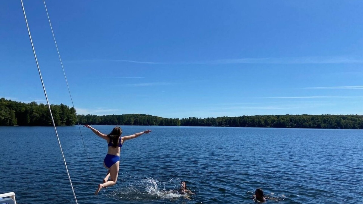 Kennebec Cottage | Lakefront Cottage on beautiful Lake Maranacook in Winthrop, ME.