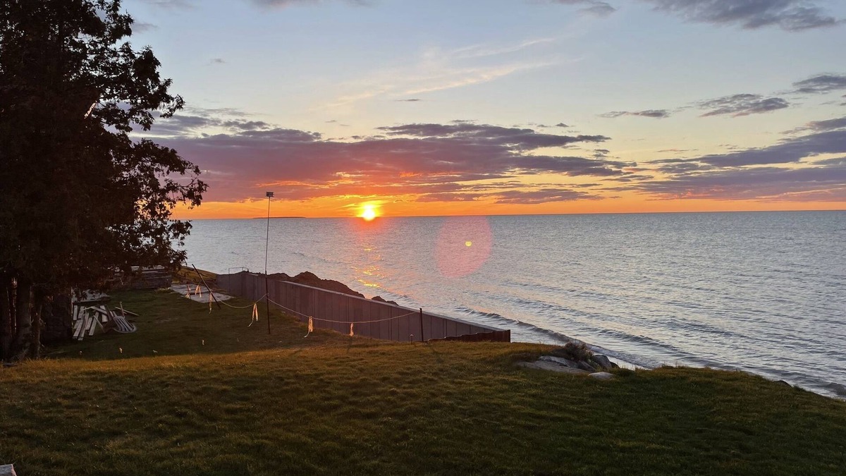 Caseville House | Lakefront Cottage on Lake Huron w/100ft Sandy Beach
