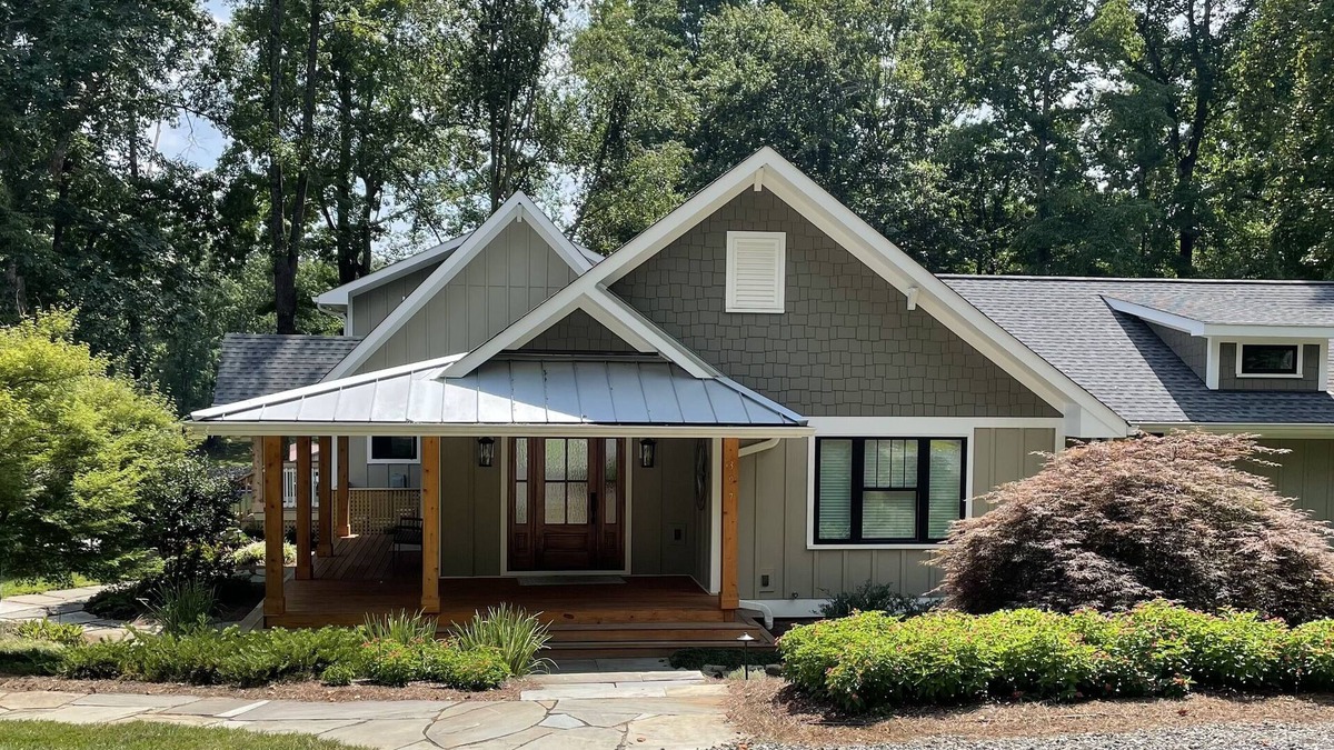 Mooresville House | Lakefront Cottage, spacious and completely renovated craftsman home