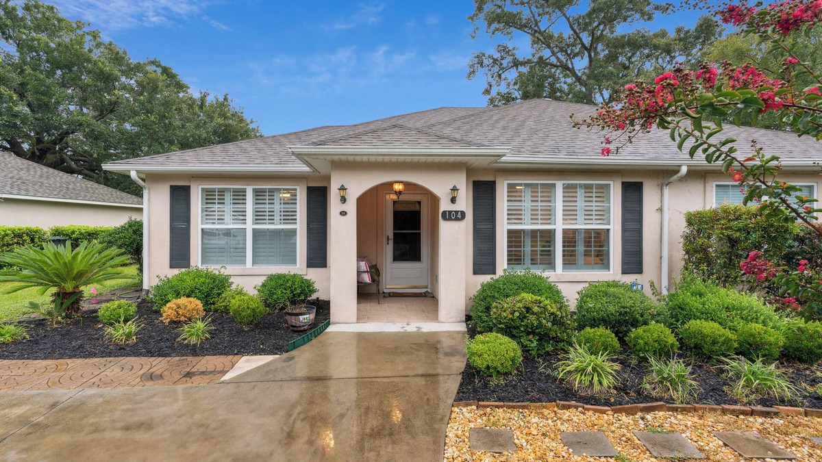 Dock Junction House | Lakefront/Dog Friendly!