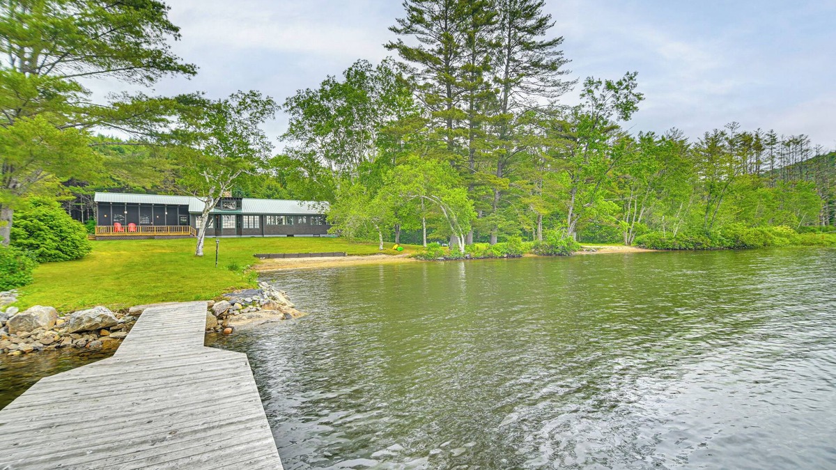 Stoneham House | Lakefront Escape w/Deck & Kayaks in Lovell!