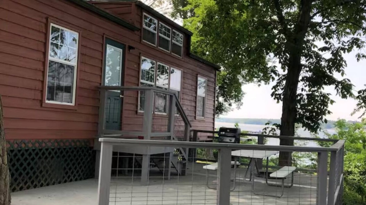 Cadiz Cottage | Lakefront Family Fort 81 - Dog Friendly