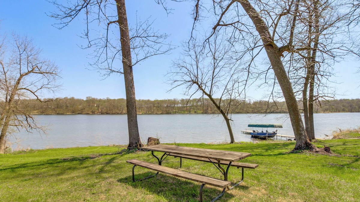 Underwood House | Lakefront Family Home w/Boat Dock in Underwood