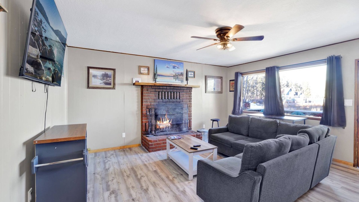 Patton Cabin | Lakefront Family Cabin at Shore Acres Lodge Big Bear