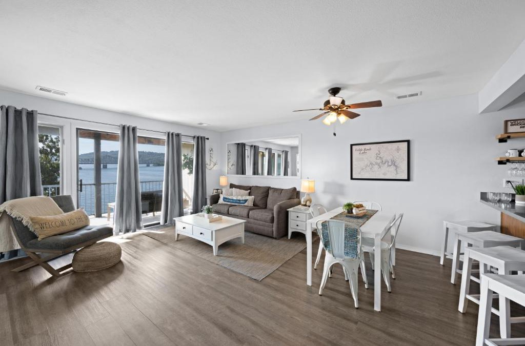 Kimberling City Apartment | Lakefront, Fireplace Home Near Silver Dollar City