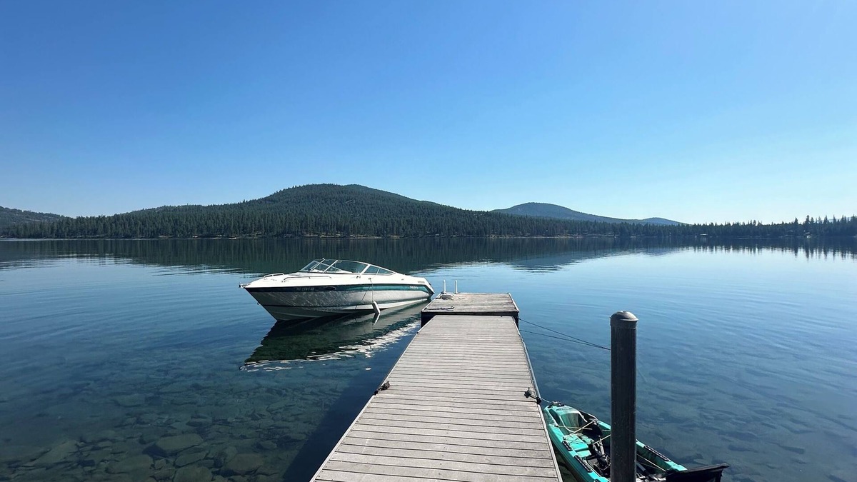 Marion House | Lakefront Fun Vacation on the best lake in NW Montana with your own Dock & Beach