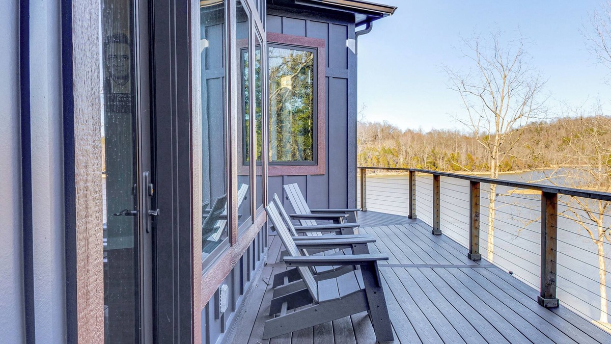 Jacksboro House | Lakefront Gem: Dock & Hot Tub in Jacksboro