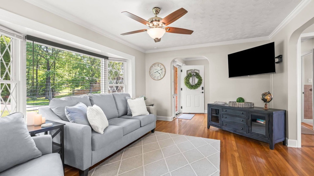 High Point House | Lakefront Getaway – 180° Water Views, 3 miles to HPU, Sunroom, Deck