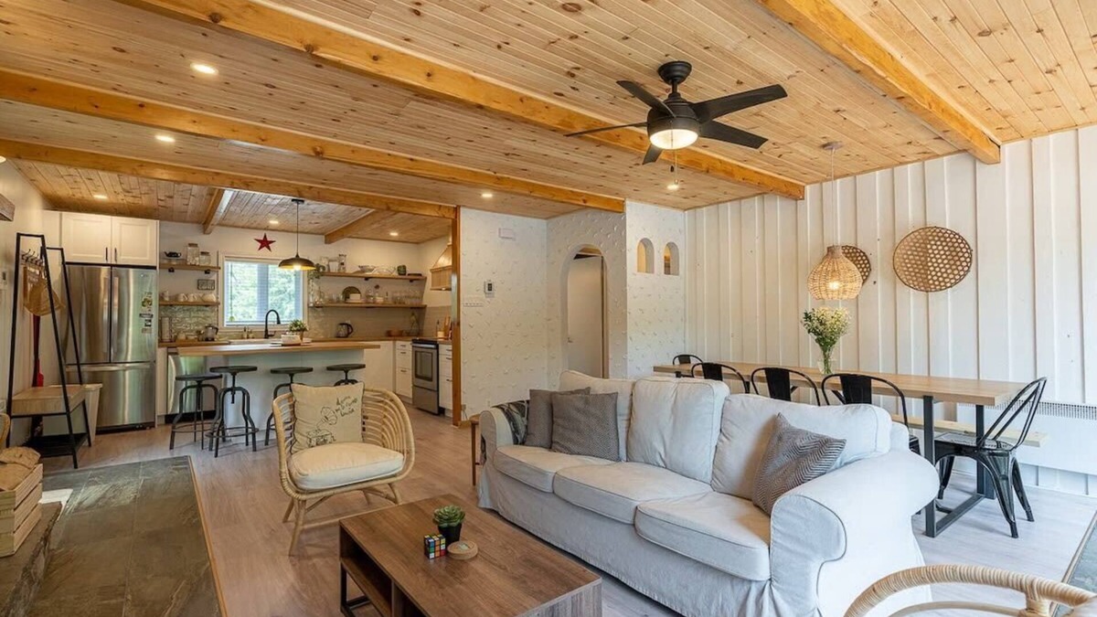 Amherst Ski Chalet | Lakefront Getaway with Spa and Kayaks